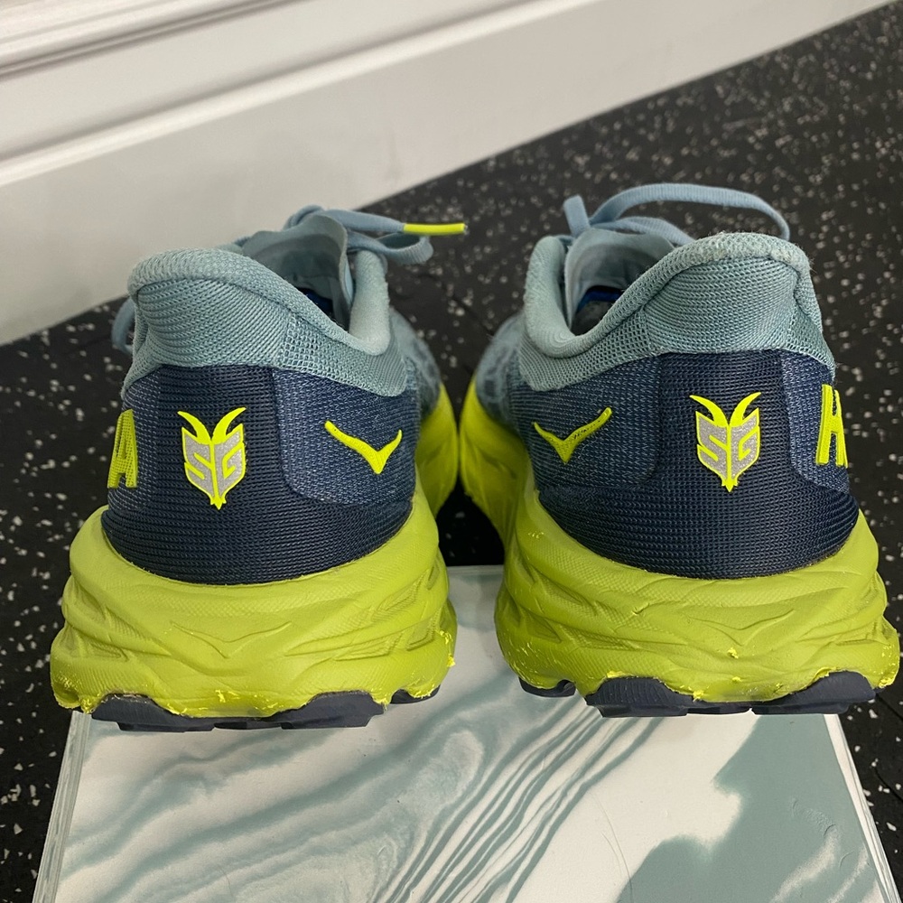 Hoka  One One Speedgoat 5 men’s 8.5D Athletic Shoes in Blue and Neon Yellow - Picture 4 of 10